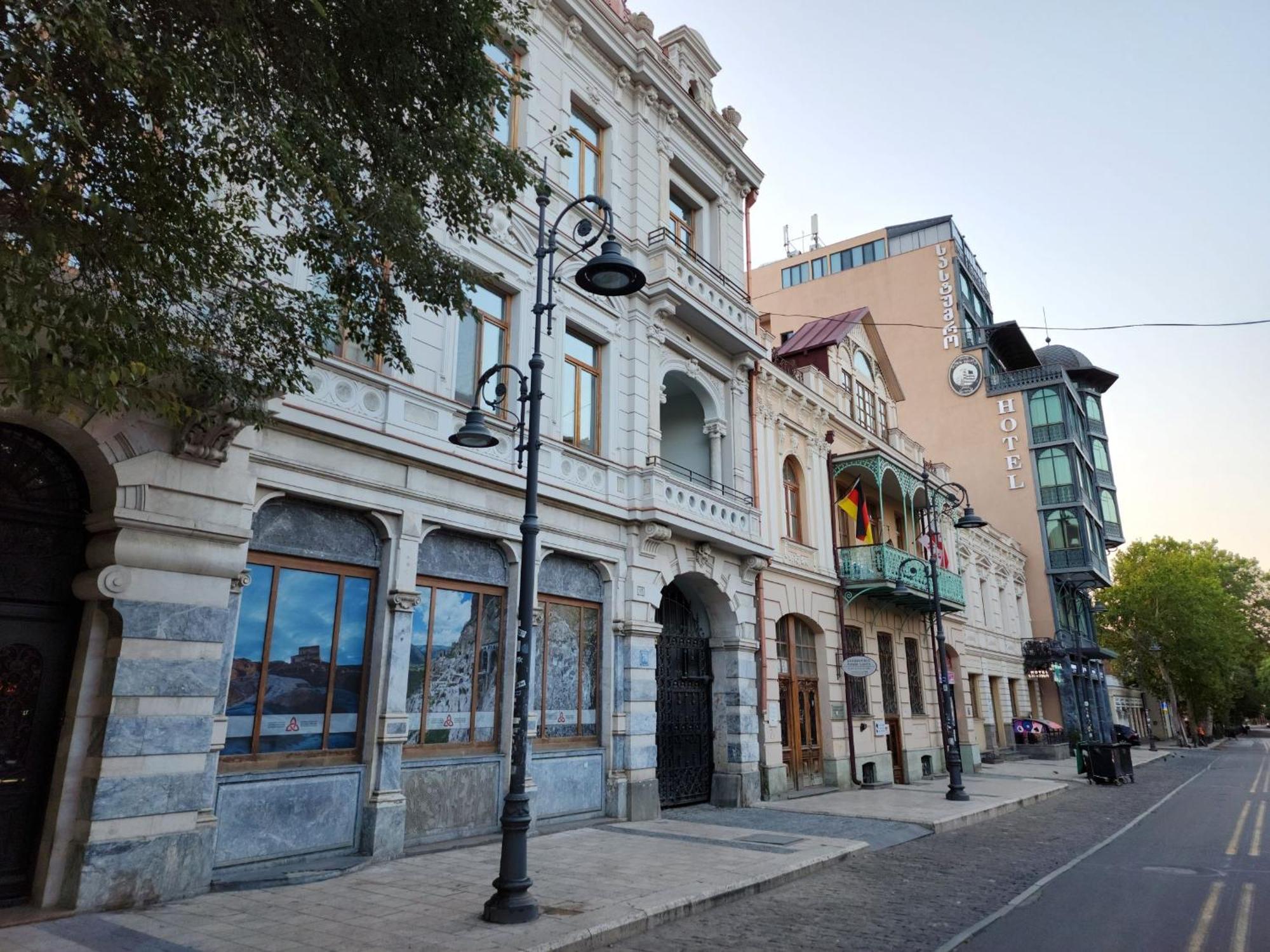 Gallary Hostel Тбилиси Экстерьер фото