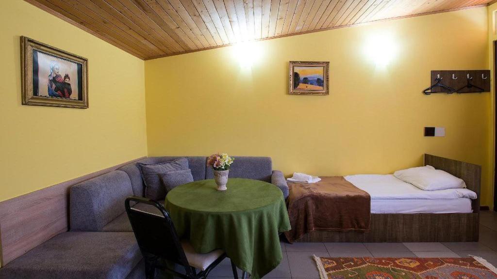 Gallary Hostel Тбилиси Экстерьер фото